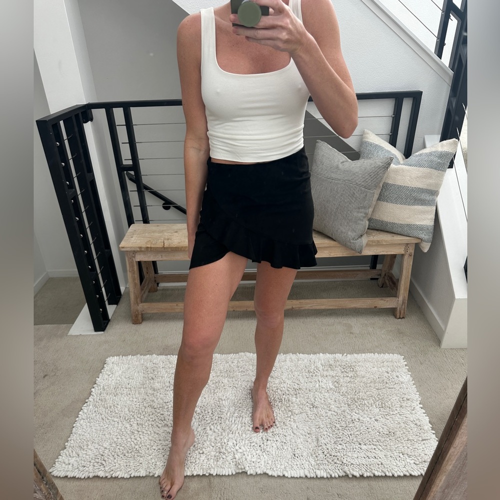 Steve Madden Black Faux Suede Ruffle Mini Skirt Festival Chic | Size 2